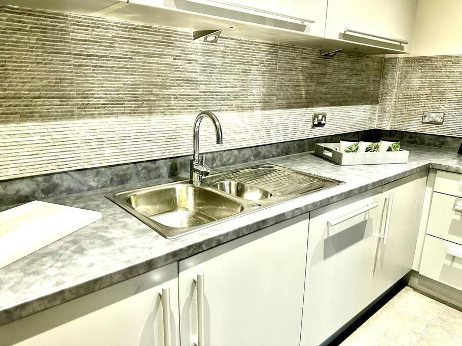 Apartment Exclusive Marina View Free Parking Cardiff